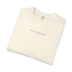 Calm in the Chaos T-skjorte — Minimalistisk, inspirerende tee